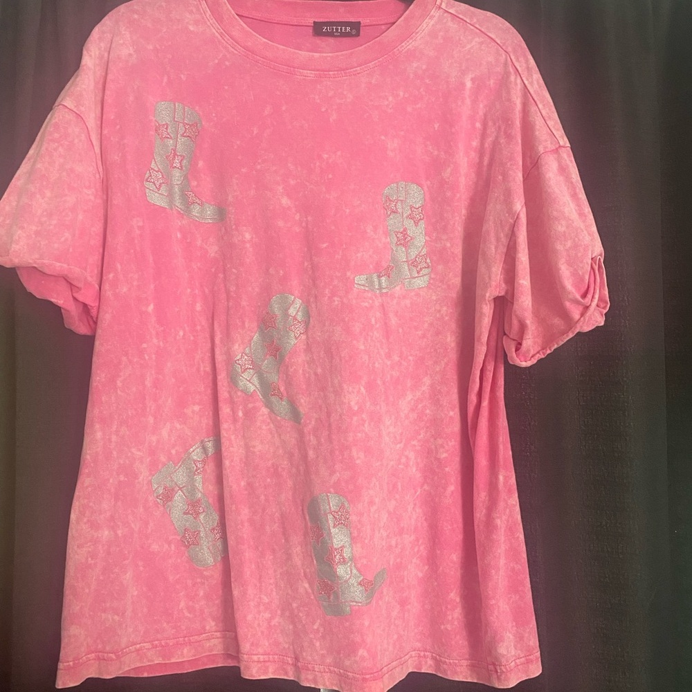 Pink Graphic cowboy boots graphic tee
